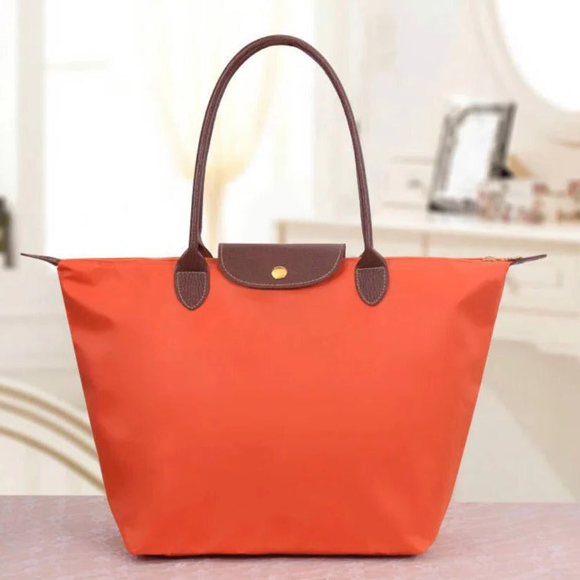 Vielseitige Schultertasche aus strapazierfähigem Material in neun Farben