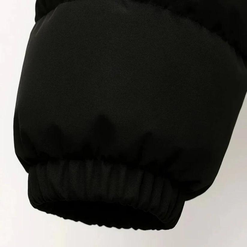 Leichte Herren Steppjacke mit Kapuze für kalte Tage