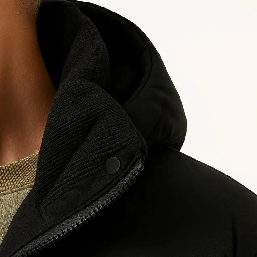 Leichte Herren Steppjacke mit Kapuze für kalte Tage