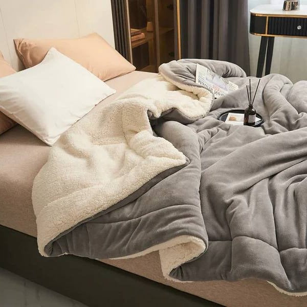 Bequeme Fleece-Decke für Sofa und Bett – Ideal für Reisen