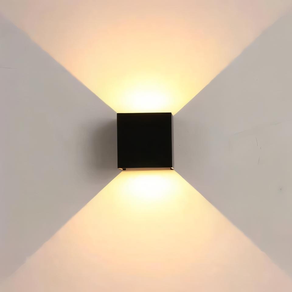Kabellose Wandleuchte mit luxuriöser Ambientebeleuchtung