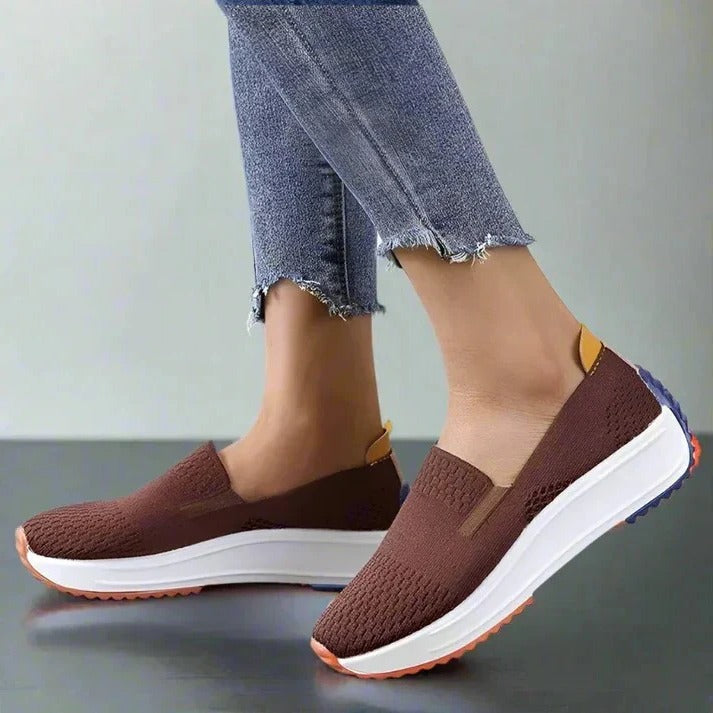 Luftige Slip-On Sneakers für Damen mit Weitem Zehenbereich und Gepolsterter Sohle