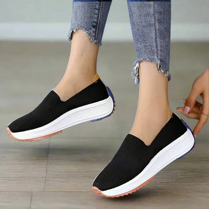 Luftige Slip-On Sneakers für Damen mit Weitem Zehenbereich und Gepolsterter Sohle