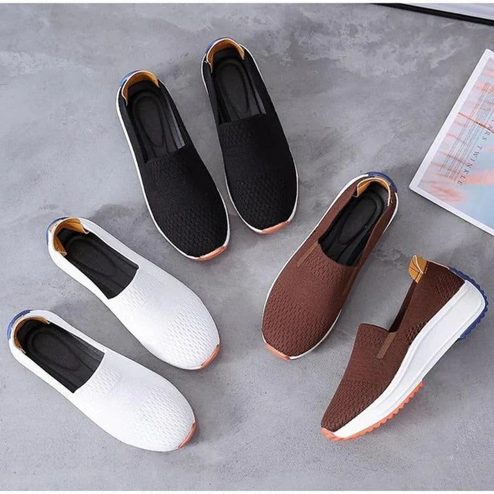 Luftige Slip-On Sneakers für Damen mit Weitem Zehenbereich und Gepolsterter Sohle