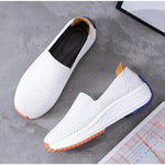 Luftige Slip-On Sneakers für Damen mit Weitem Zehenbereich und Gepolsterter Sohle
