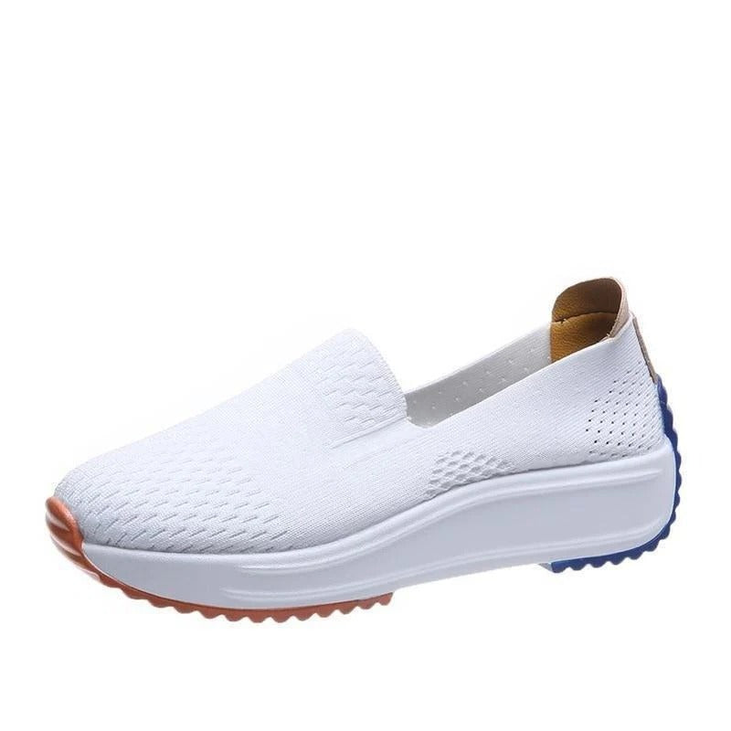 Luftige Slip-On Sneakers für Damen mit Weitem Zehenbereich und Gepolsterter Sohle