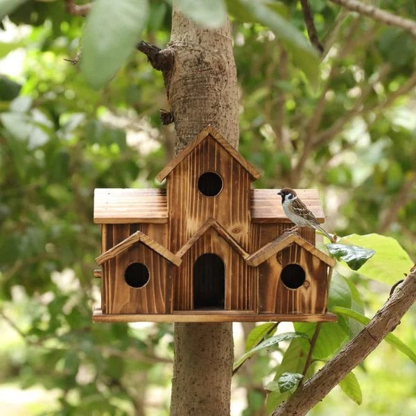 Hölzernes Vogelhaus – Handgefertigtes Baumvogelhaus mit 6 Löchern