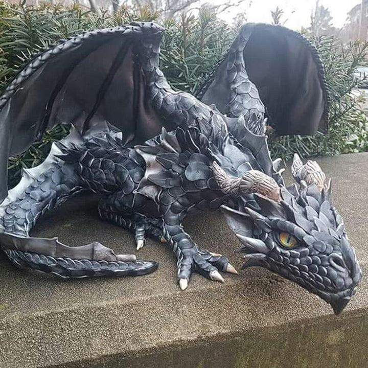 Sitzende Drachenwächter Statue