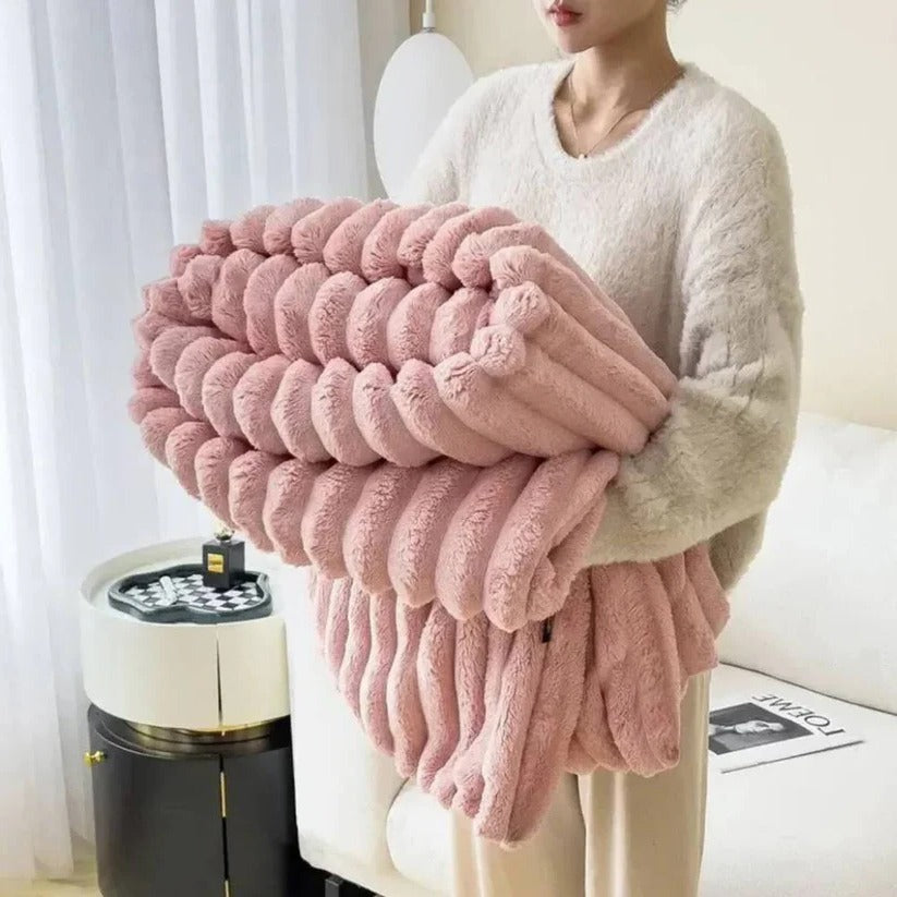 Kuschelige Decke aus Kunstfell für Sofa und Bett