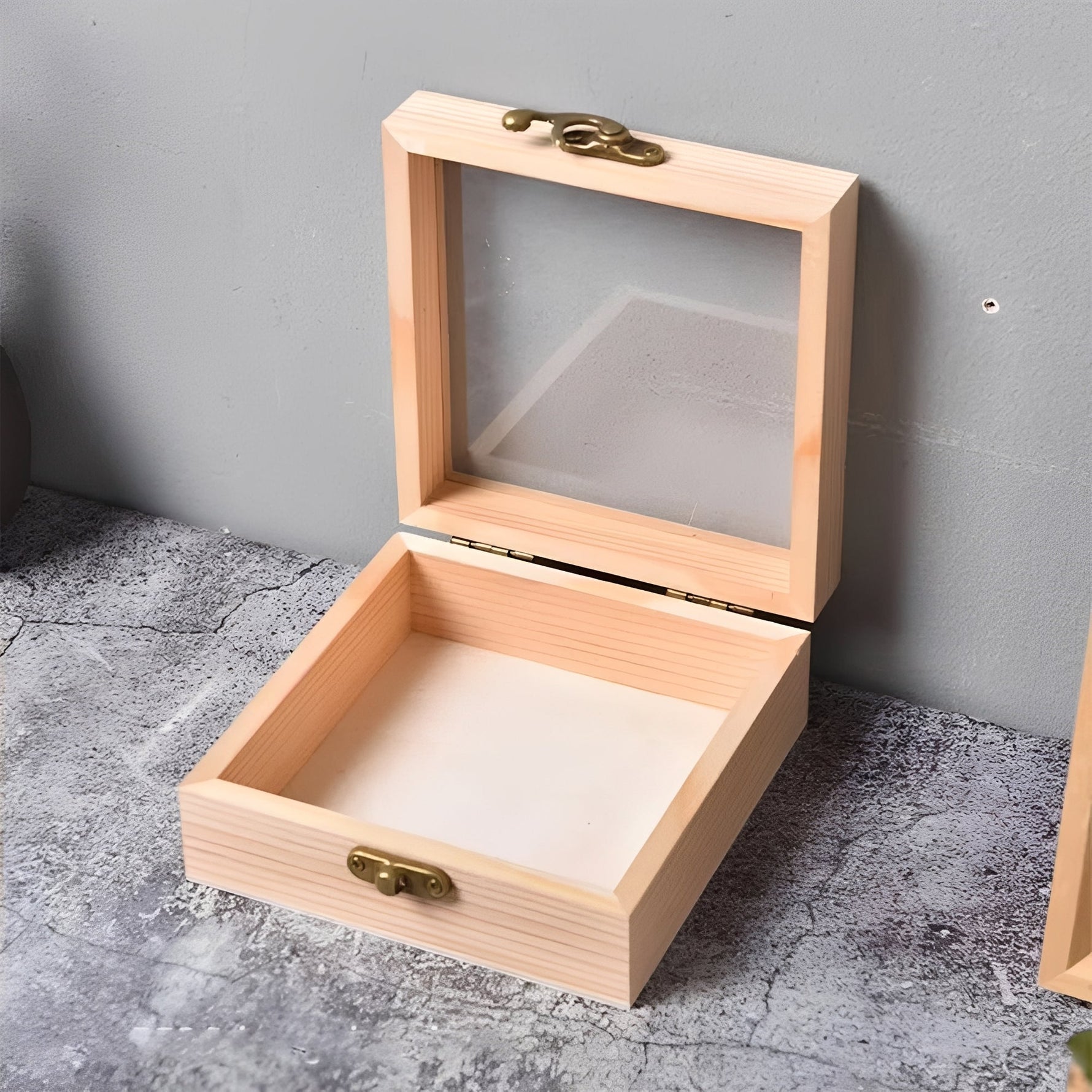 Quadratische Aufbewahrungsbox aus Holz mit Klappdeckel für Schmuck und Büromaterial