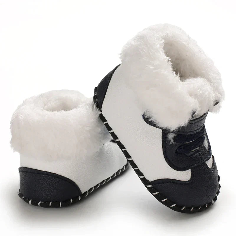 Bequeme und warme Babyschuhe für den Winter mit verstellbarem Verschluss
