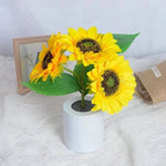 Verstellbare USB-Wiederaufladbare LED-Lampe im Sonnenblumenstil