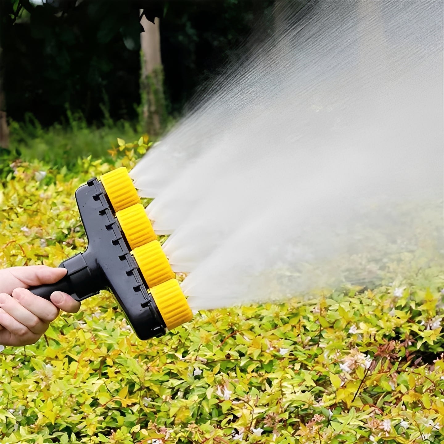 Vielseitige Gartenbrause mit Schnellanschluss für effektives Gießen