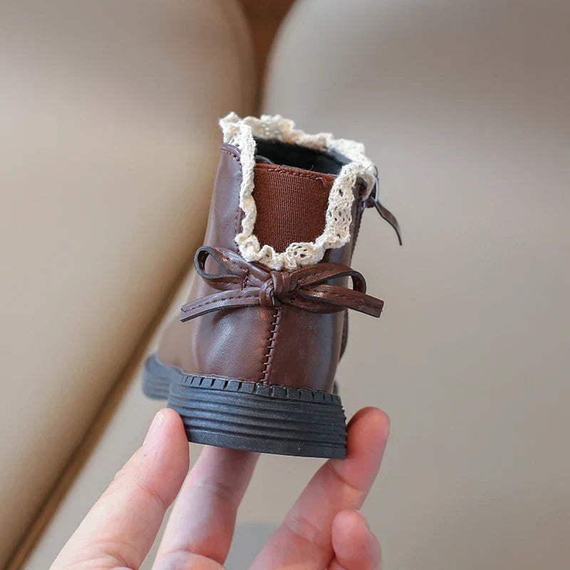 Klassische Rüschenschuhe aus Leder für Kinder – Bequem und Warm