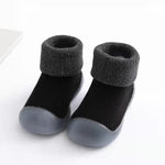 Rutschfeste Socken-Schuhe für kleine Kinder – Wärme und Sicherheit