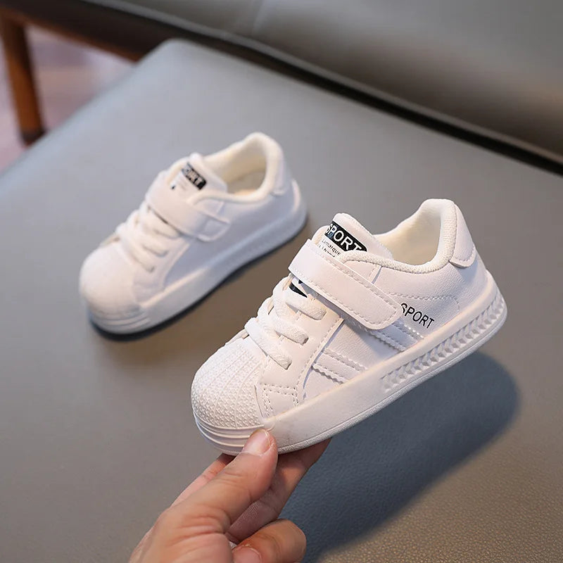 Bequeme Sneakers mit Klettverschluss für Kinder – Sportliche Turnschuhe