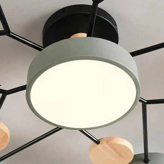 Stylische Deckenleuchte mit verzweigtem Design und LED-Technologie