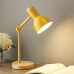 Moderne LED Schreibtischlampe aus Holz