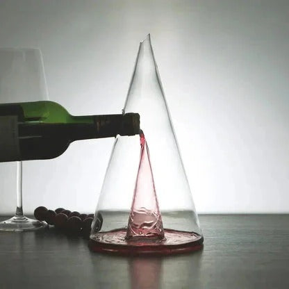 Doppelt-Pyramiden-Wasserkaraffe mit Wasserfall-Design