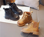 Robuste Schnürstiefel für Kinder – Stylische Herbst- und Winterboots mit Profil