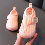 Atmungsaktive und rutschfeste Schuhe für Kinder – leicht