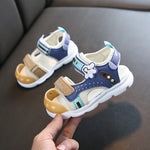 Bunte Kinder-Sandalen mit Klettverschluss für sommerliche Sandabenteuer