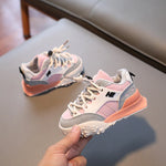 Bequeme und stabile Sportschuhe für Kinder – Moderner Stil