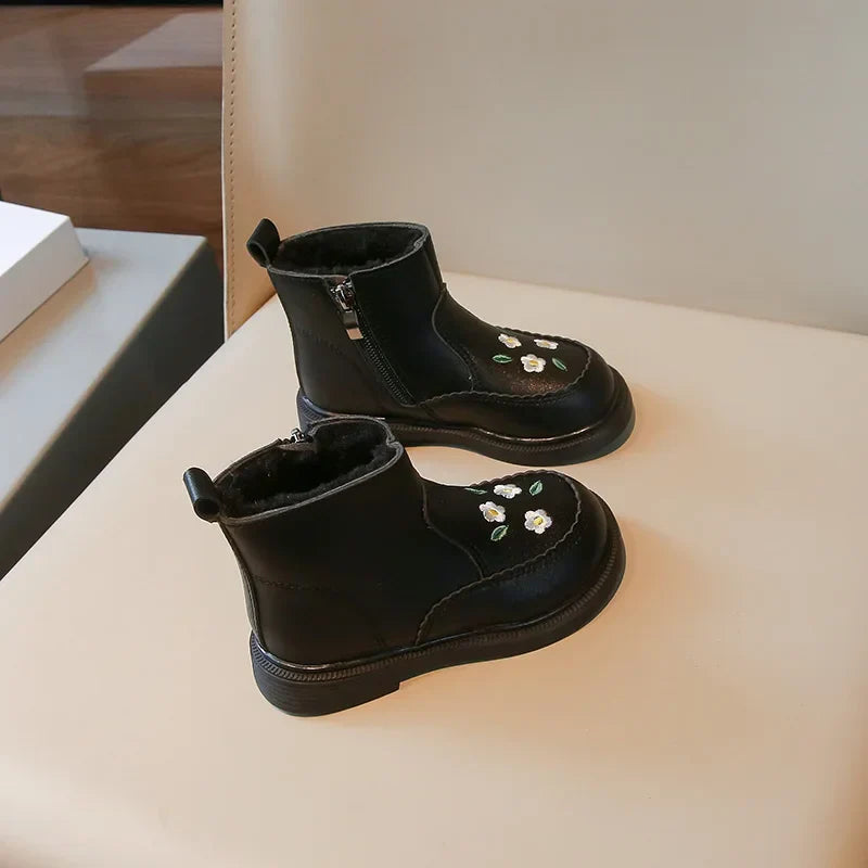 Bequeme Kinderstiefel mit Reißverschluss und Blumenmuster