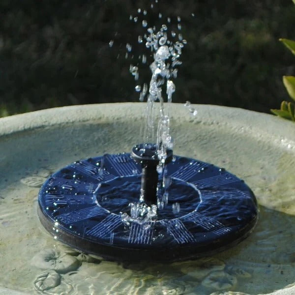 Solarbetriebener Wasserbrunnen für den Garten