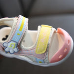 Bunte Kinder-Sandalen mit Klettverschluss für sommerliche Sandabenteuer