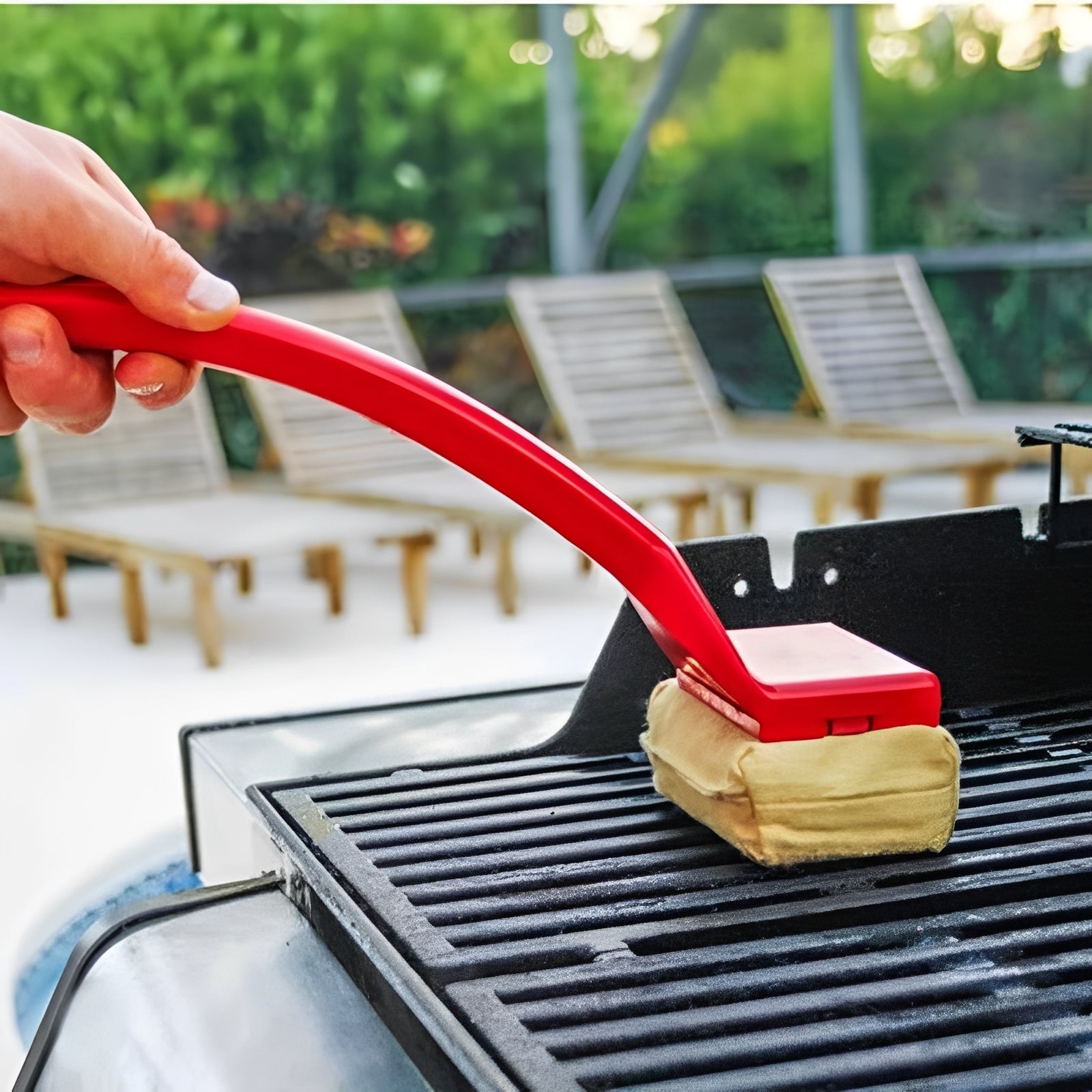 Grill-Reinigungsbürste mit langem Griff und Dampfreinigungspad