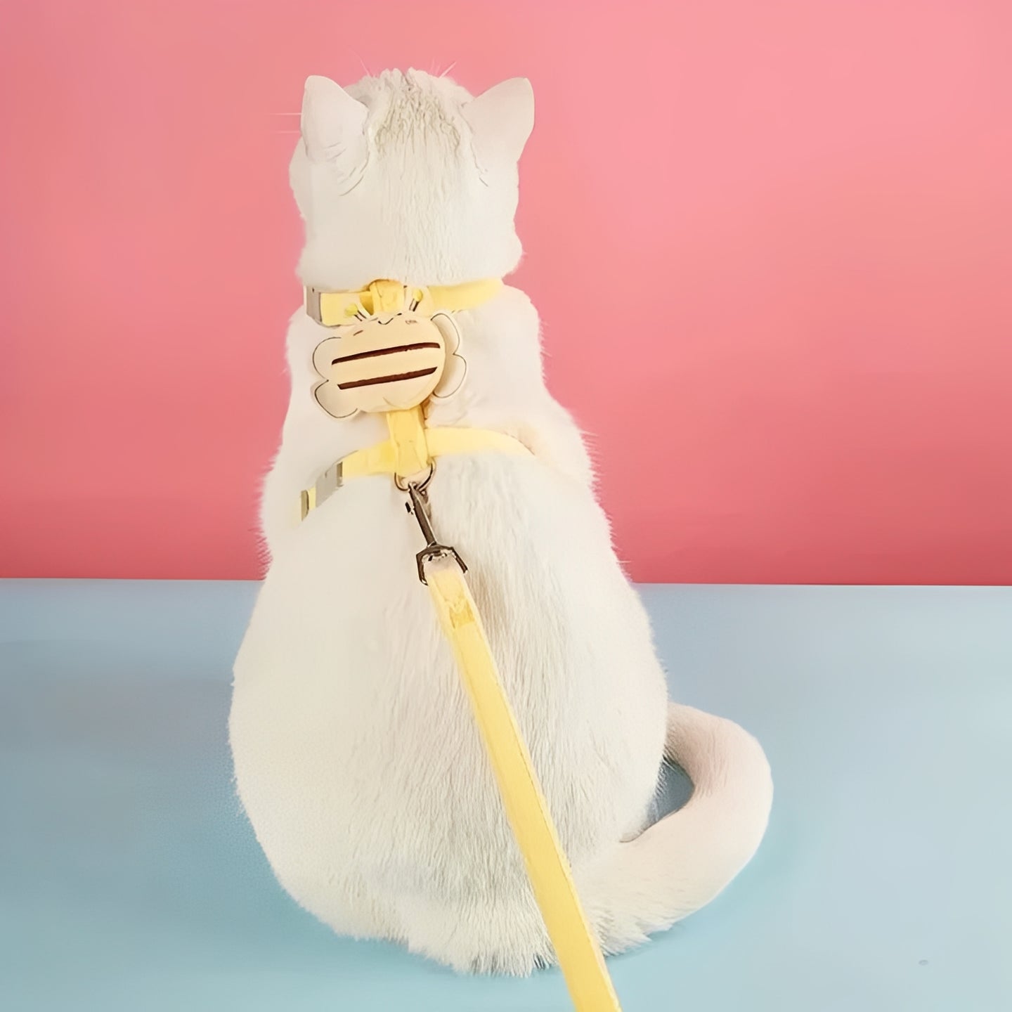 Verstellbares Katzen-Harnes mit sicherem Halsband