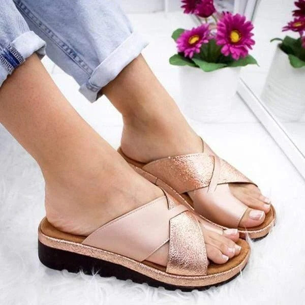 Bequeme Sommer-Sandalen mit breiter Zehenbox und offenem Design