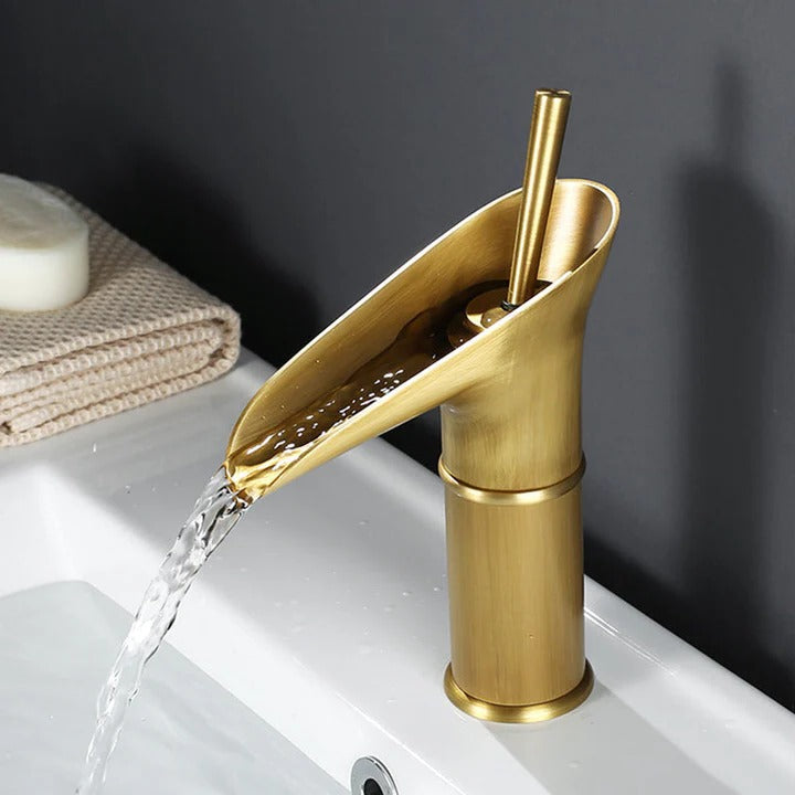 Wasserfall Badezimmerarmatur im antiken Stil