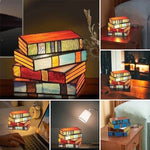 Elegante Tischlampe im Buchdesign