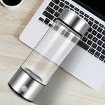 Wiederaufladbare Wasserflasche mit Wasserstoffinfusion in Glasdesign