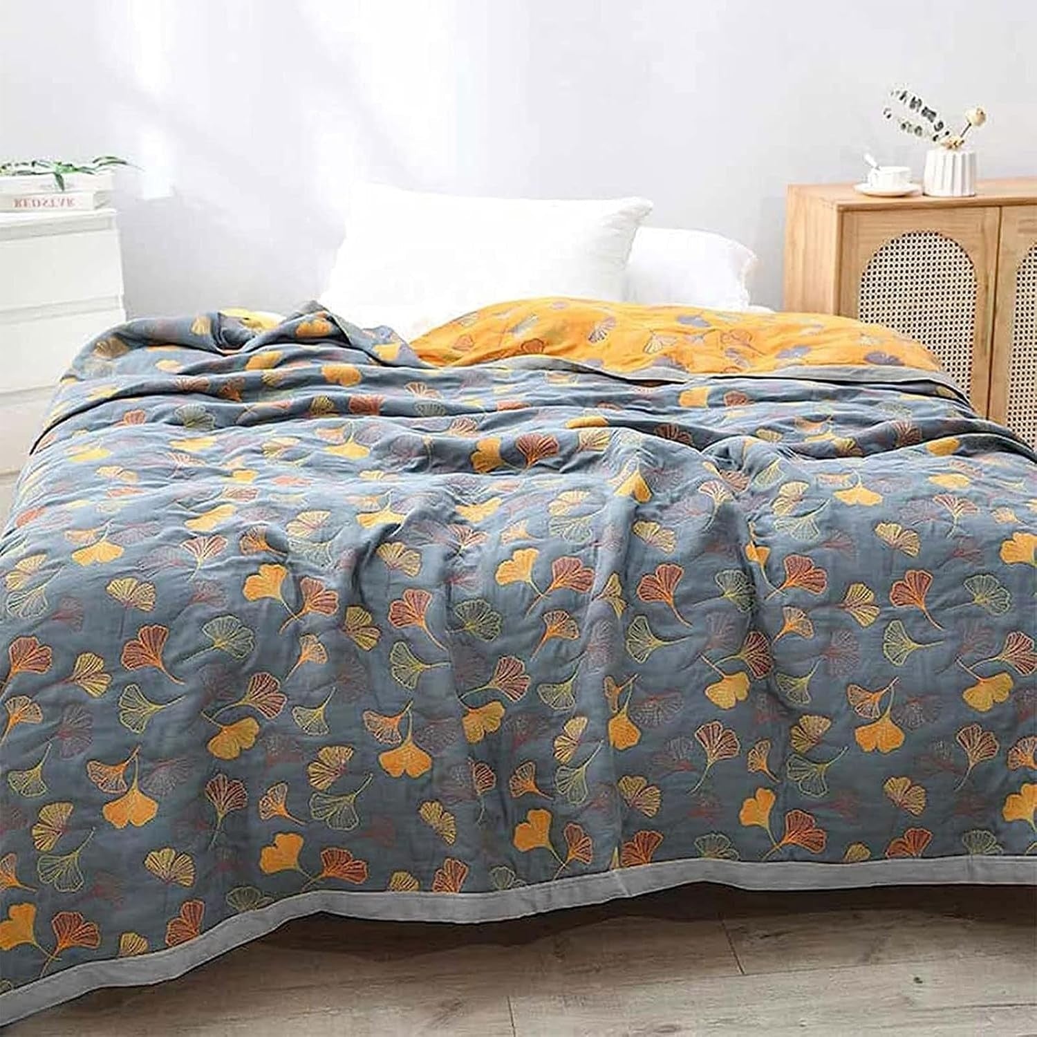 Natürliche Eleganz: Ginkgo Tagesdecke für Ihr Zuhause