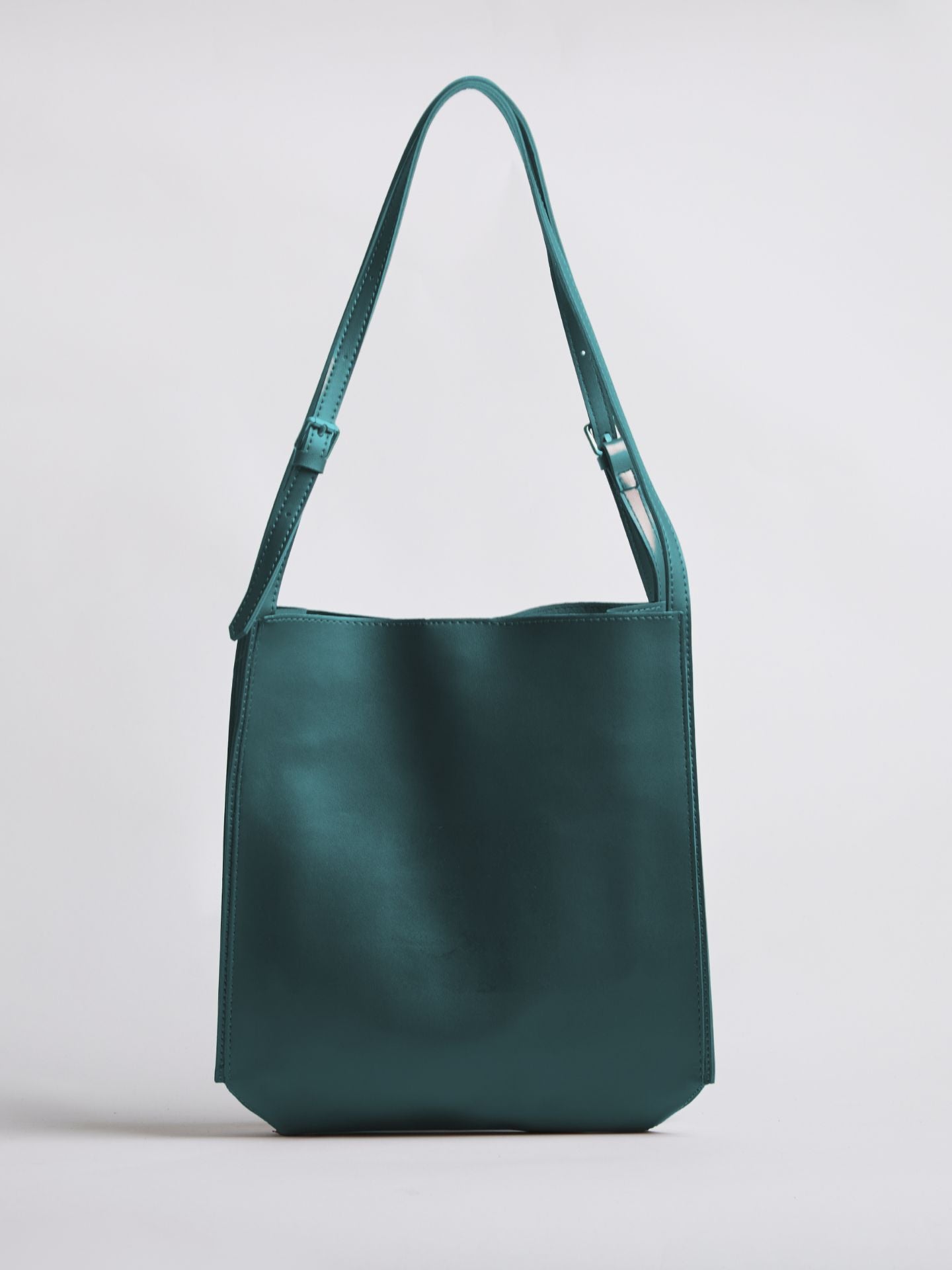 Stylish Handbag for Women with Flexible Carrying Option