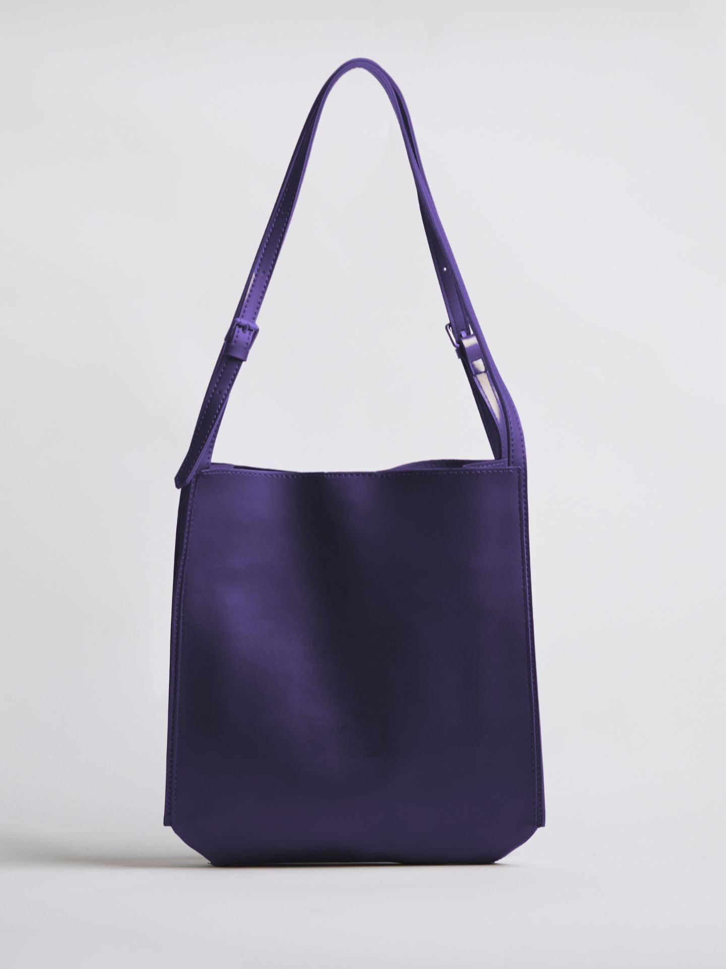 Stylish Handbag for Women with Flexible Carrying Option