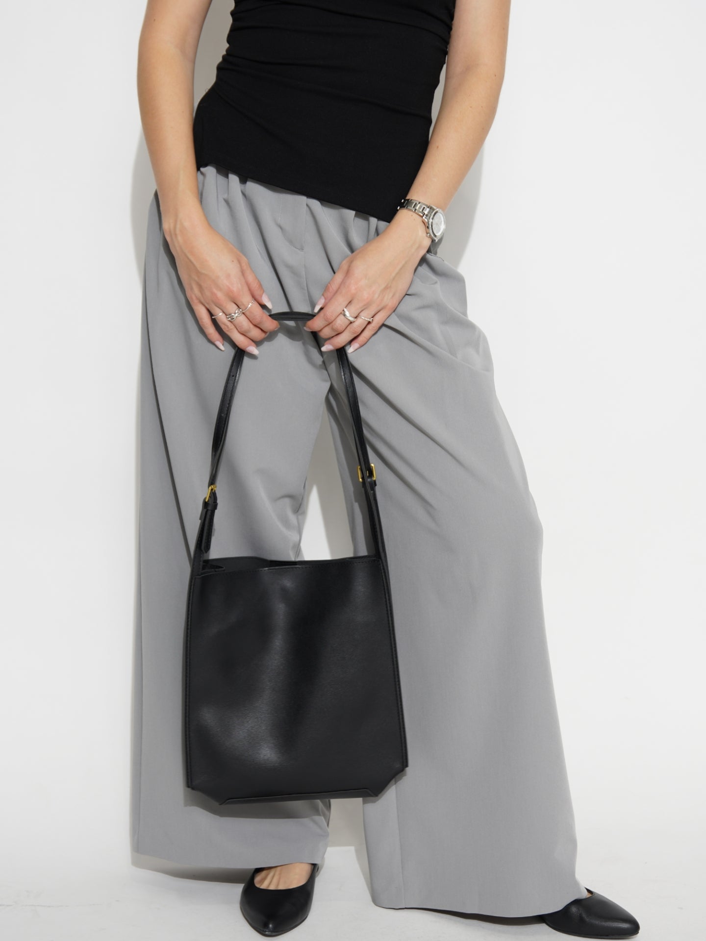 Stylish Handbag for Women with Flexible Carrying Option