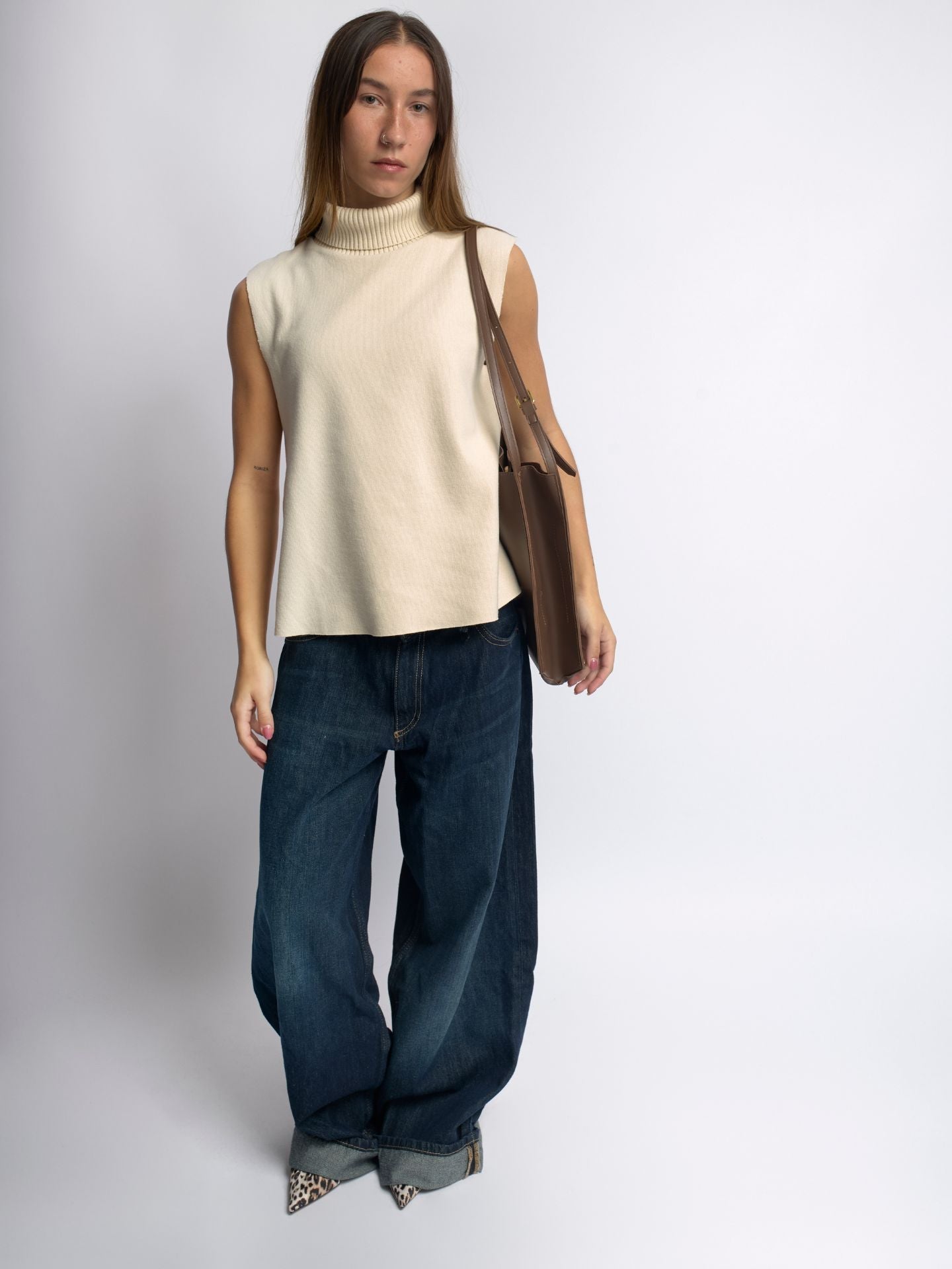 Stylish Handbag for Women with Flexible Carrying Option