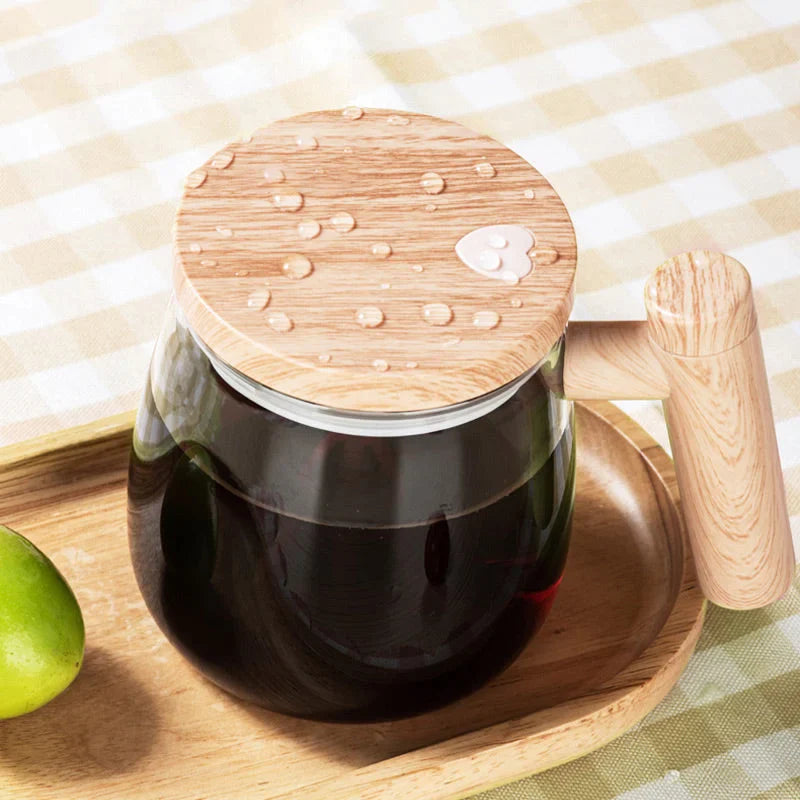 Automatische Kaffeetasse mit Holzgriff – Innovativer Genuss