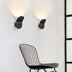 Elegant Wall Sconce in Brushed Metal – Minimalist Light for Stylish Spaces