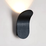 Elegant Wall Sconce in Brushed Metal – Minimalist Light for Stylish Spaces