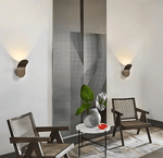 Elegant Wall Sconce in Brushed Metal – Minimalist Light for Stylish Spaces