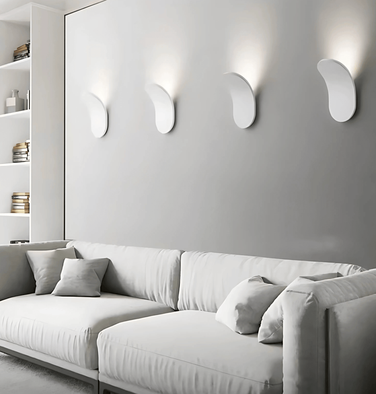 Elegant Wall Sconce in Brushed Metal – Minimalist Light for Stylish Spaces