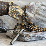 Spiritueller Anhänger mit Tigerauge und Lapislazuli – Rosenkranz für Männer