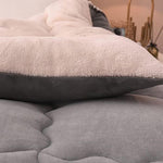 Wollige Wärme - Atmungsaktive Kuscheldecke für jedes Zuhause