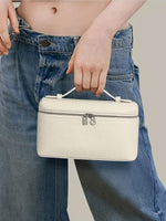 Elegant shoulder bag for any occasion