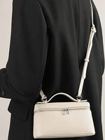 Elegant shoulder bag for any occasion